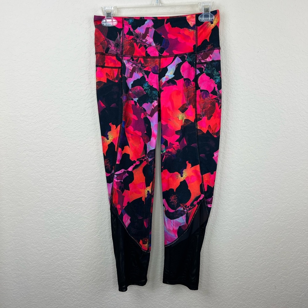 Athleta Mystique Chaturanga Mesh Capri Leggings Size Small